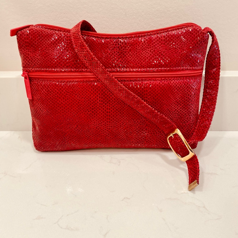 Vintage BAGS BY PINKY USA PEBBLED PYTHON LEATHER  RED HOBO SHOULDER BAG.